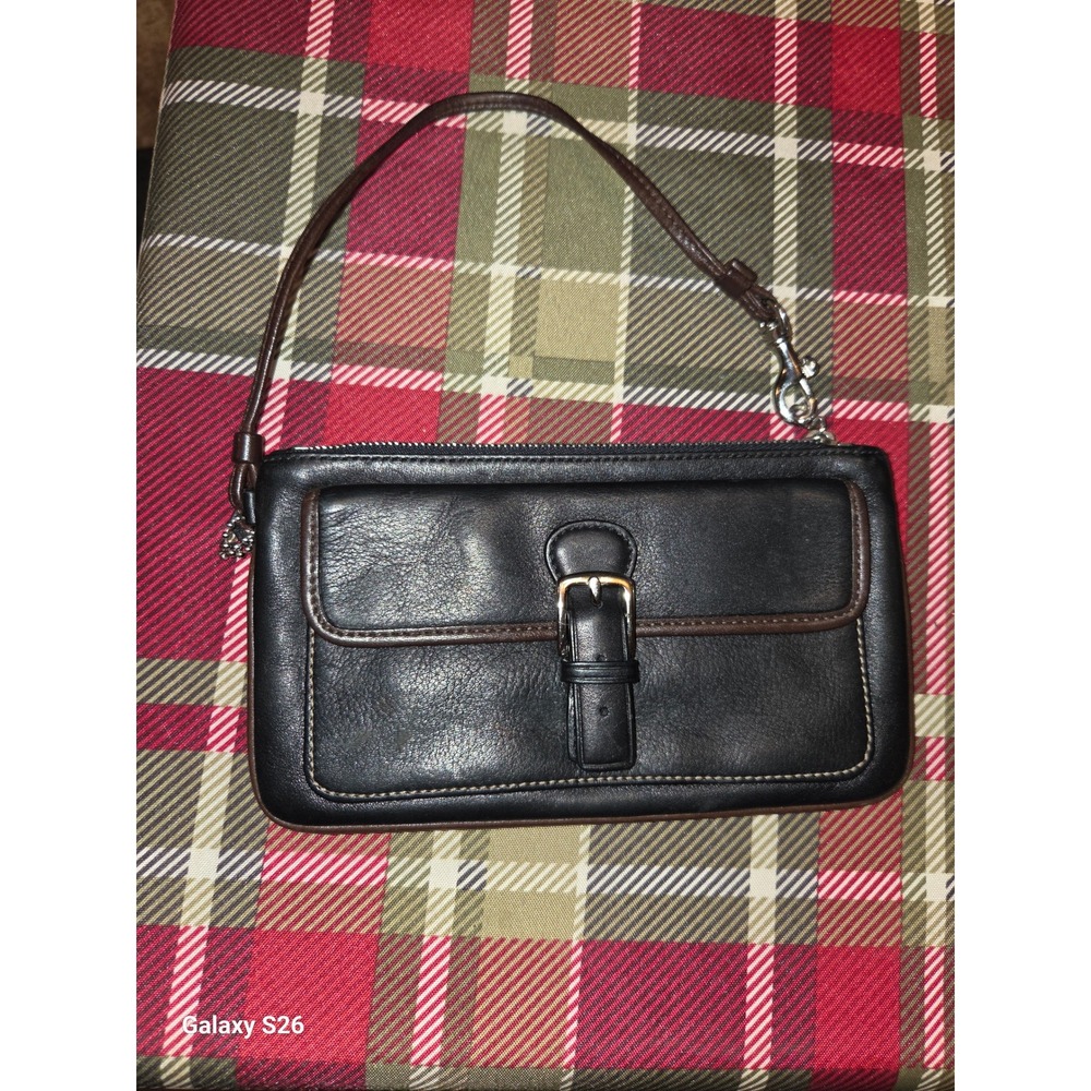 W104. Coach Soho Black Leather Buckle Wristlet Pouch Brown Trim 40356